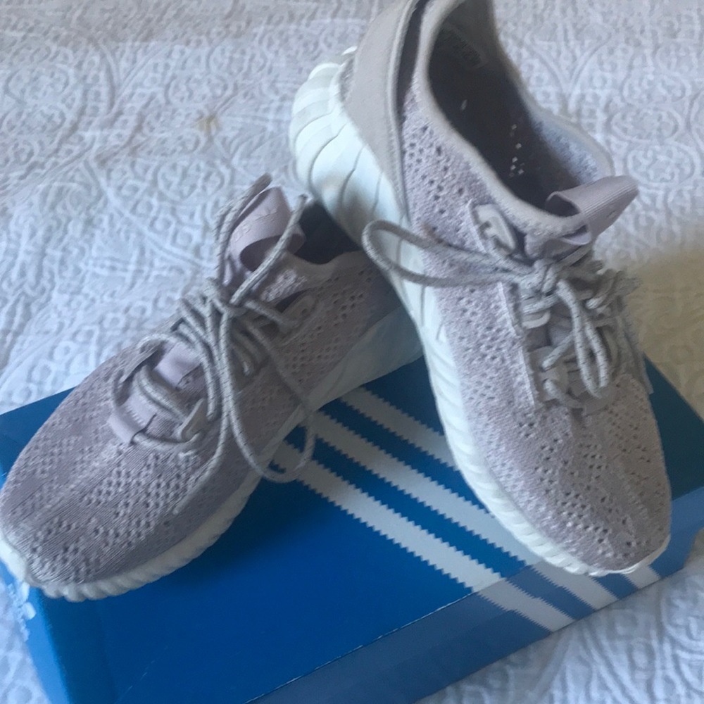 Adidas - Picture 3 of 4